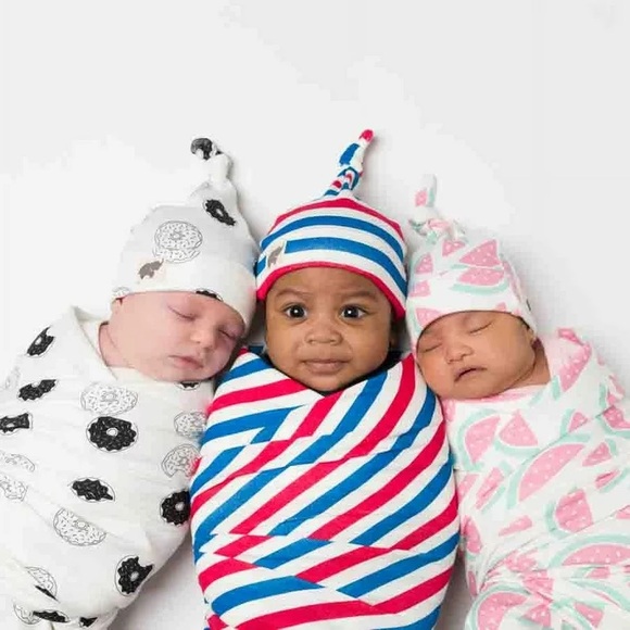 M+A by Monica + Andy Baby First Hello Blanket + Cap Organic Set, Red White Blue - Picture 9 of 12